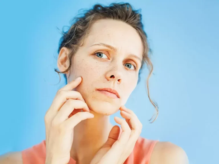 Simple Steps to Fight Dullness and Revitalize Your Skin