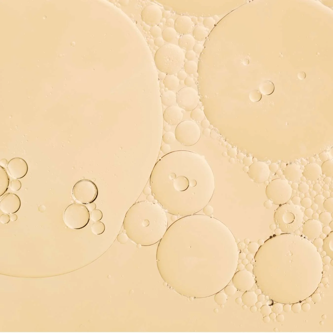 2030027-lovea-huile-d_amande-douce-adoucit-texture